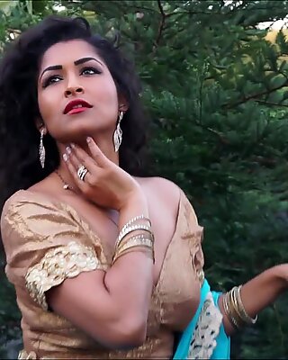 Dominatrice bhabi maya rati in hindi song - maya