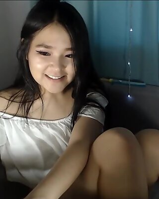 SØT Asiatisk Tenåring Fingring til Orgasme på Webcam - Tenåring Søt