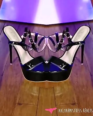 Foot Fetish - Arty video - French Domina - Vends-ta-culotte